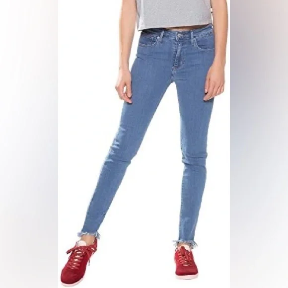 Levi’s 721 Skinny Jeans - Picture 2 of 6